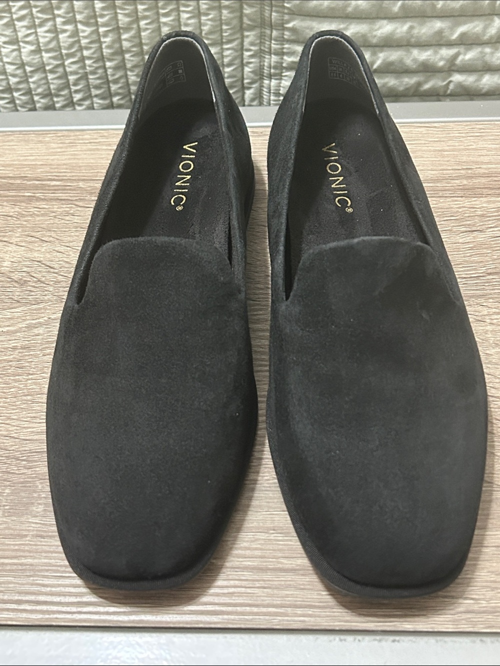 Vionic ‘Willa 2.0’ Black Suede Slip-On Loafers. Size 8.5